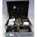 Collection of costume jewellery in mirrored jewellery box. (B.P. 21% + VAT)