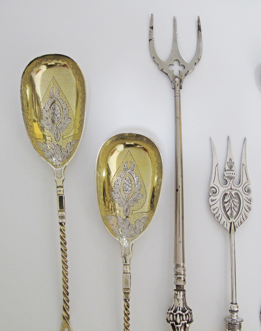 Silver and plated serving flatware. - Image 2 of 8