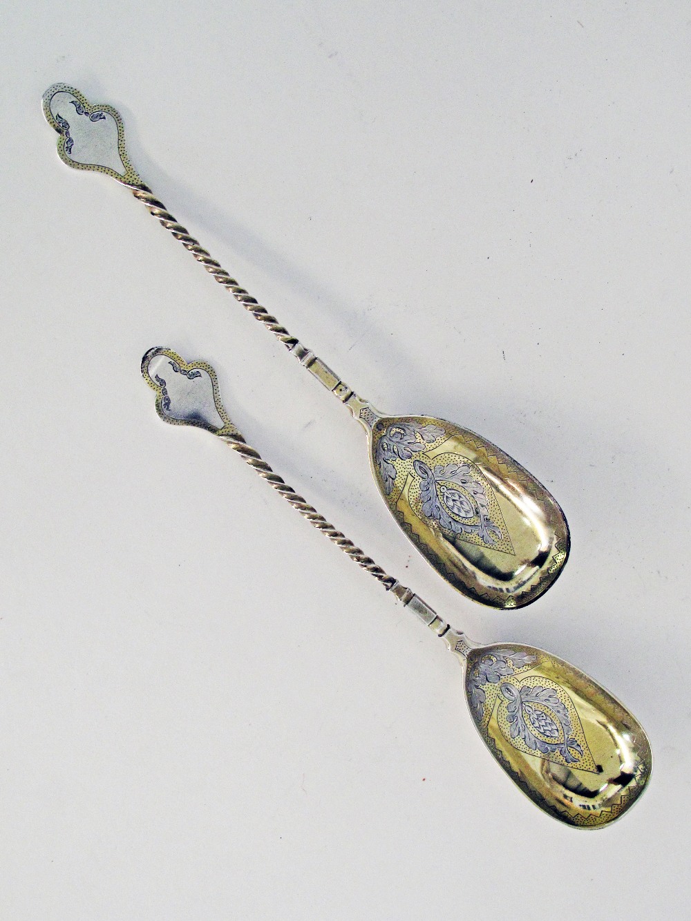 Silver and plated serving flatware. - Image 3 of 8