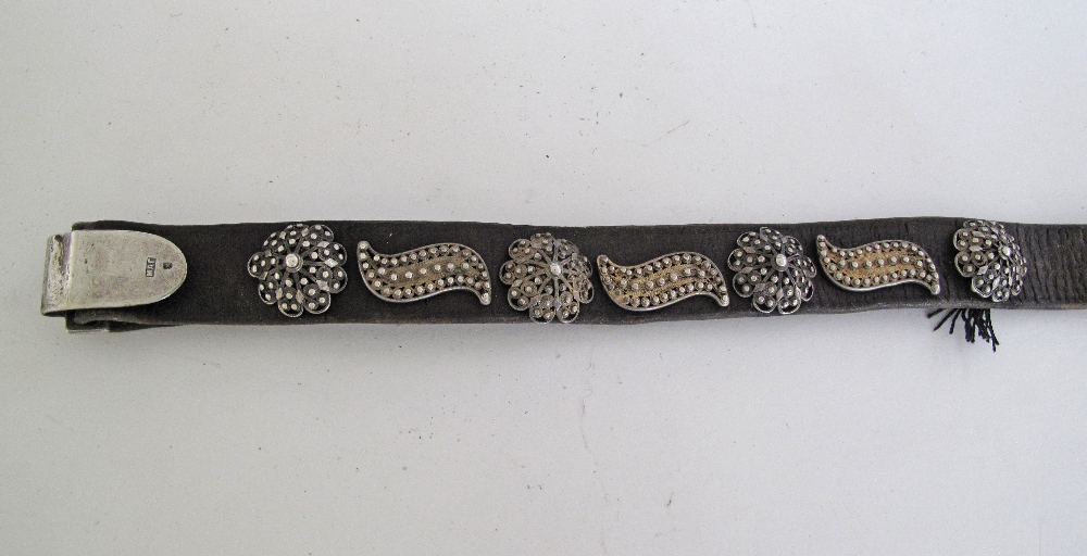 Leather & silver belt. - Image 2 of 4