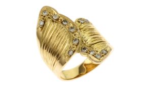 Ring 6.83g 750/- Gelbgold mit Diamanten. 13 Diamanten zus. ca. 0.20 ct.. Ringgroesse ca. 52