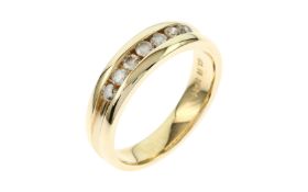 Ring 6.51 g 416/- Gelbgold mit 7 Diamanten0.35 ct. LB/pi Ringgroesse 62