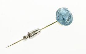 Anstecknadel 4.37 g 585/- Gelbgold mit Aquamarin "Loewenkopf" Laenge ca. 55.80 mm