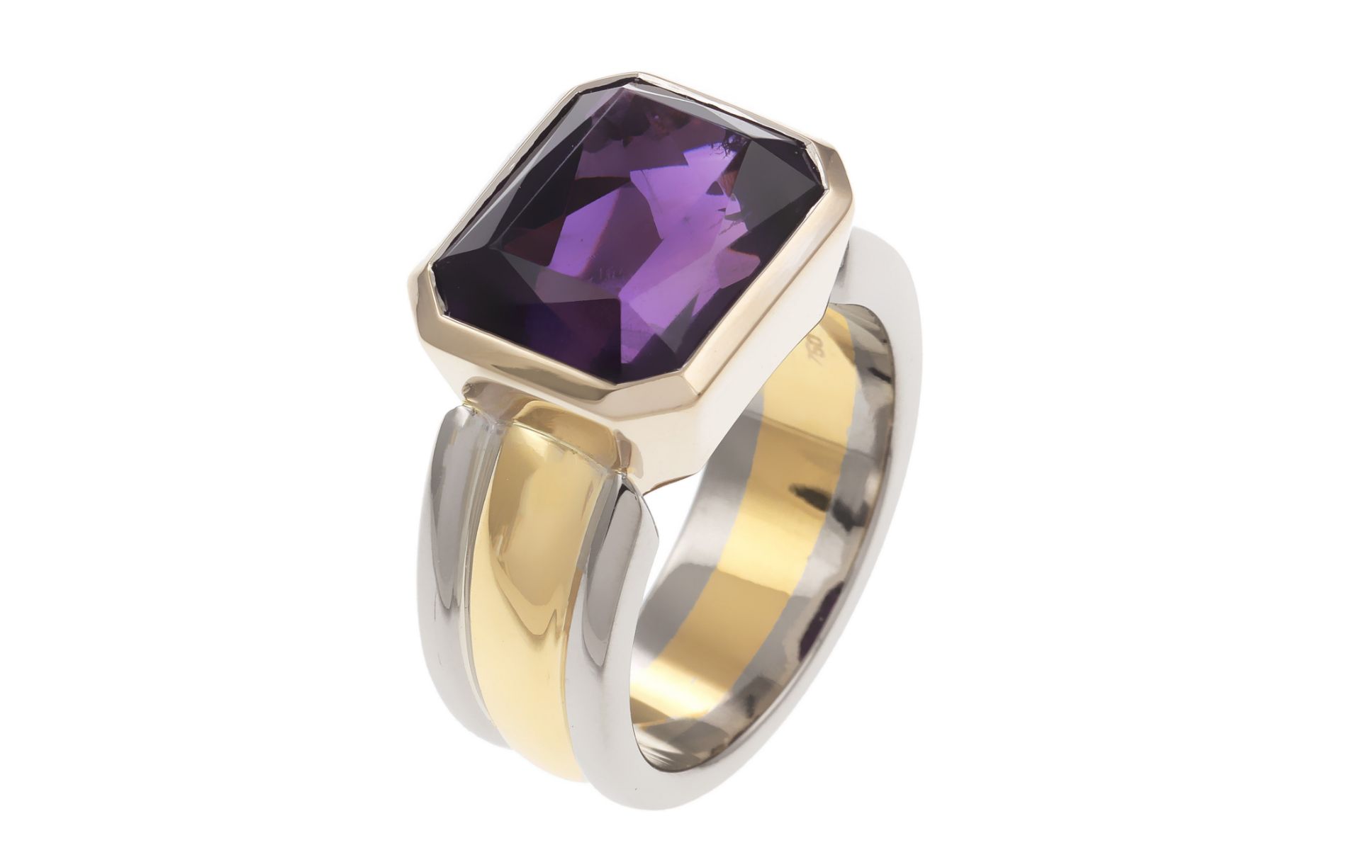 Ring 15.92 g 750/- Gelbgold und Weissgold mit 1 Amethyst ca. 4.00 ct. Ringgroesse 53