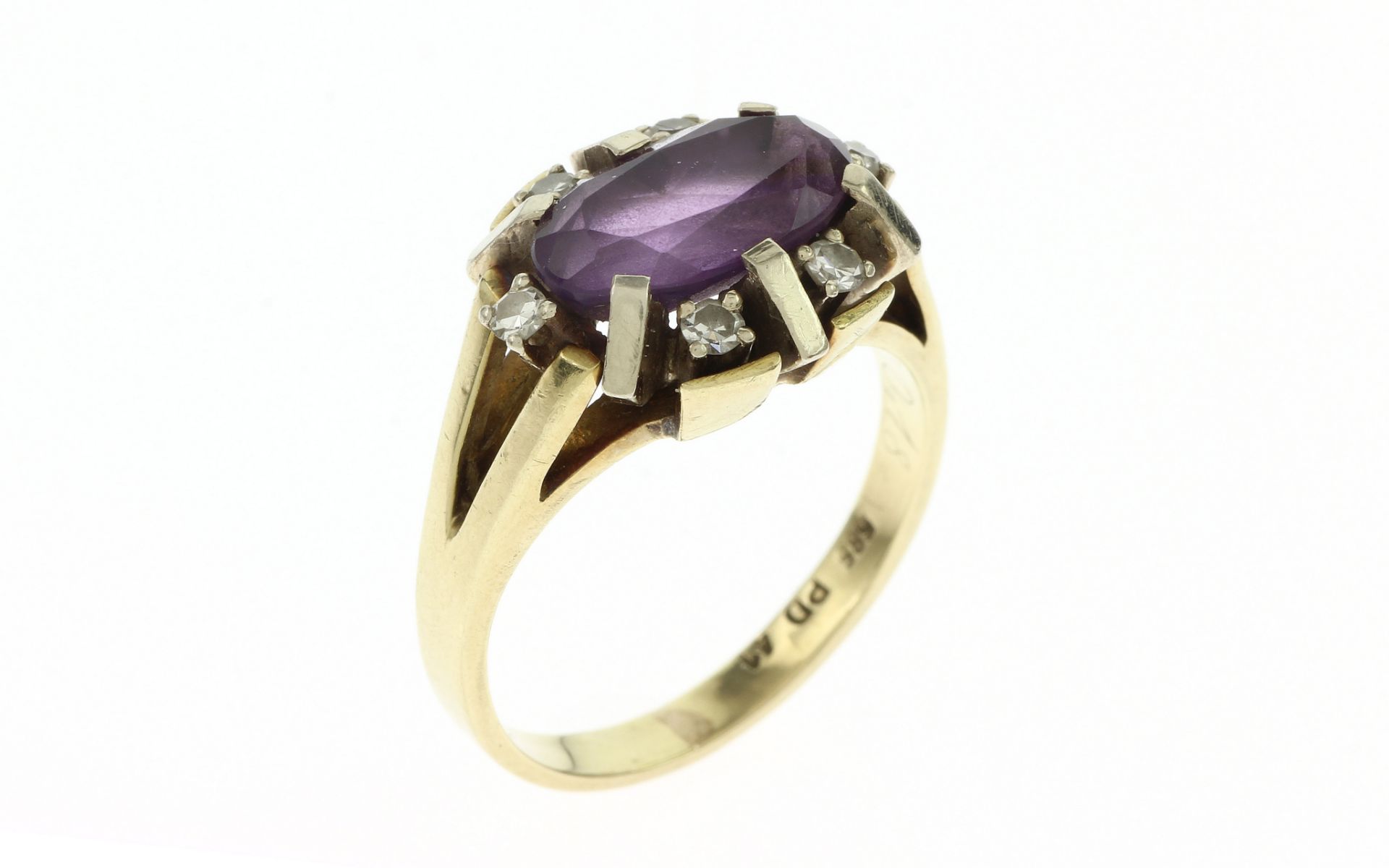 Ring 5.43 g 585/- Gelbgold mit 6 Diamanten zus. ca. 0.18 ct. 8/8 Schliff uns 1 Amethyst ca. 1.50 ct.