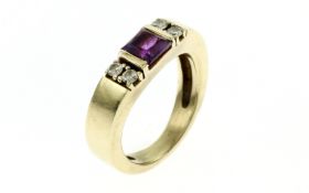 Ring 6.18 g 585/- Gelbgold mit 1 Amethyst ca. 0.25 ct. und 4 Diamanten zus. ca. 0.20 ct. G/si Ringgr