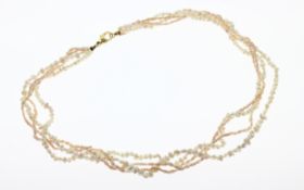 Perlenkette dreireihig mit 585/-Gelbgold Verschluss
