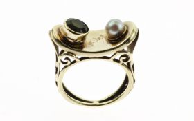 Ring 8.91 g 585/- Gelbgold mit Farbstein und Perle Ringgroesse 55