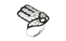 Ring 4.37 g Hand der Fatima 750/- Weissgold mit schwarzen Diamanten