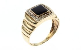 Ring 6.79 g 585/- Gelbgold mit Diamanten 8/8 Schliff und Onyx Ringgroesse 69