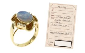 Ring 750/- Gelbgold 10.00 gr mit 6 Diamanten. 0.28 ct.. H/vs und Opal. 2.48 ct. mit Zertifikat 3.589