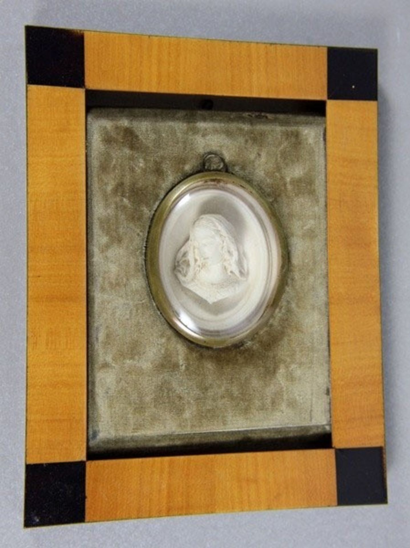 Marien-Medaillon19. Jhd., hochreliefiertes ovales Medaillon nach E.- G. Ragoneau, Büste der
