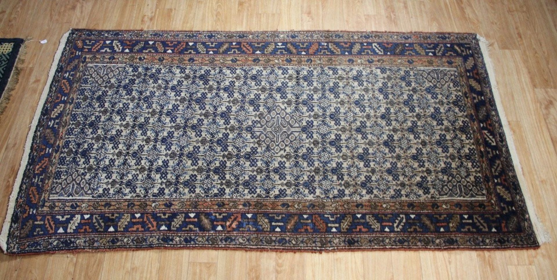 antiker Teppichwohl 19. Jhd., Persien, stilisierte Blüten auf beigefarbenem Untergrund, Gebr