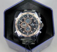 dekorativer Herrenchronographneuwertiger u. ungetragener Herren-Chronograph, Zeiger und versc