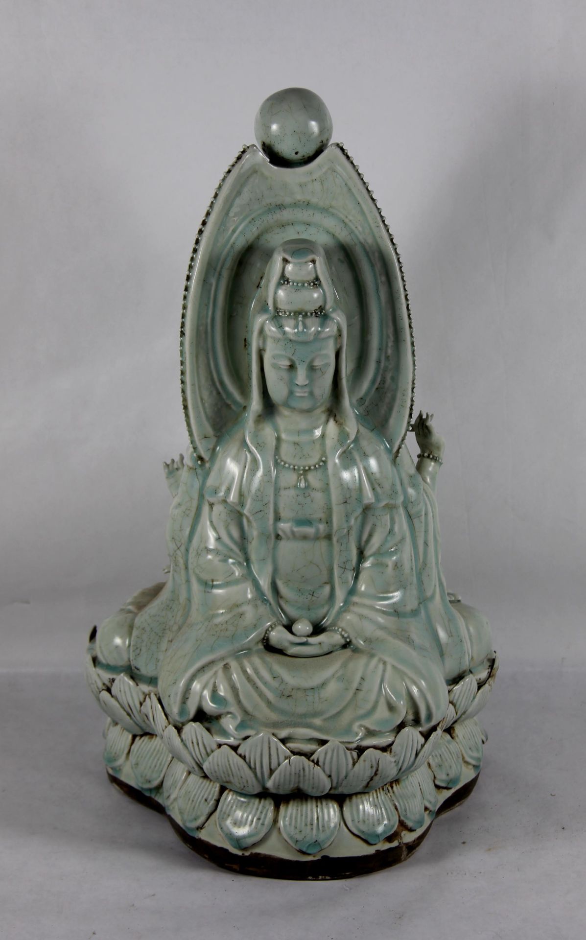 große Guanyin-Figur - Image 2 of 4