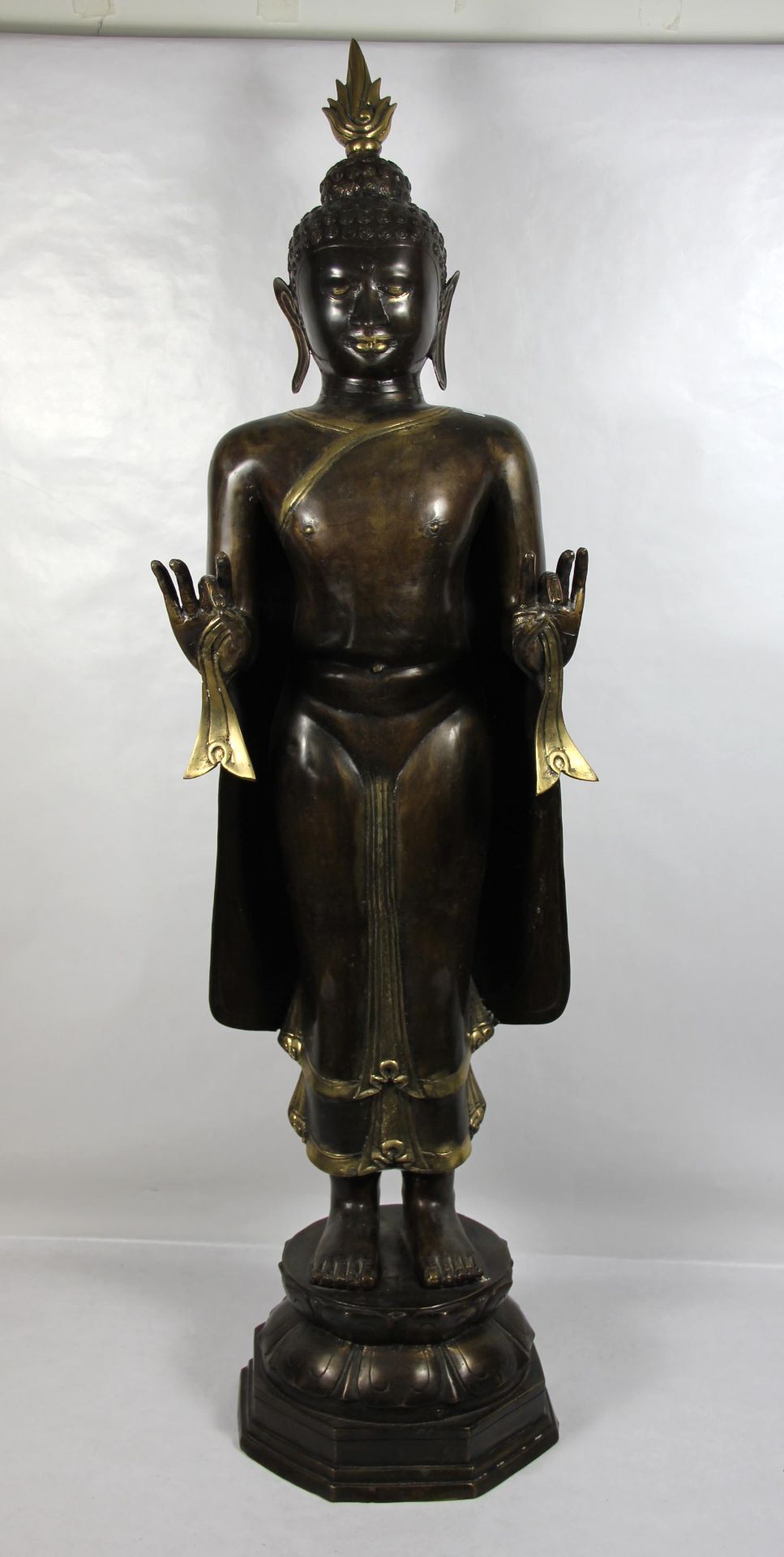großer Buddha - Bild 2 aus 6