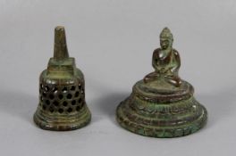 Bronze-Buddha mit Stupa
