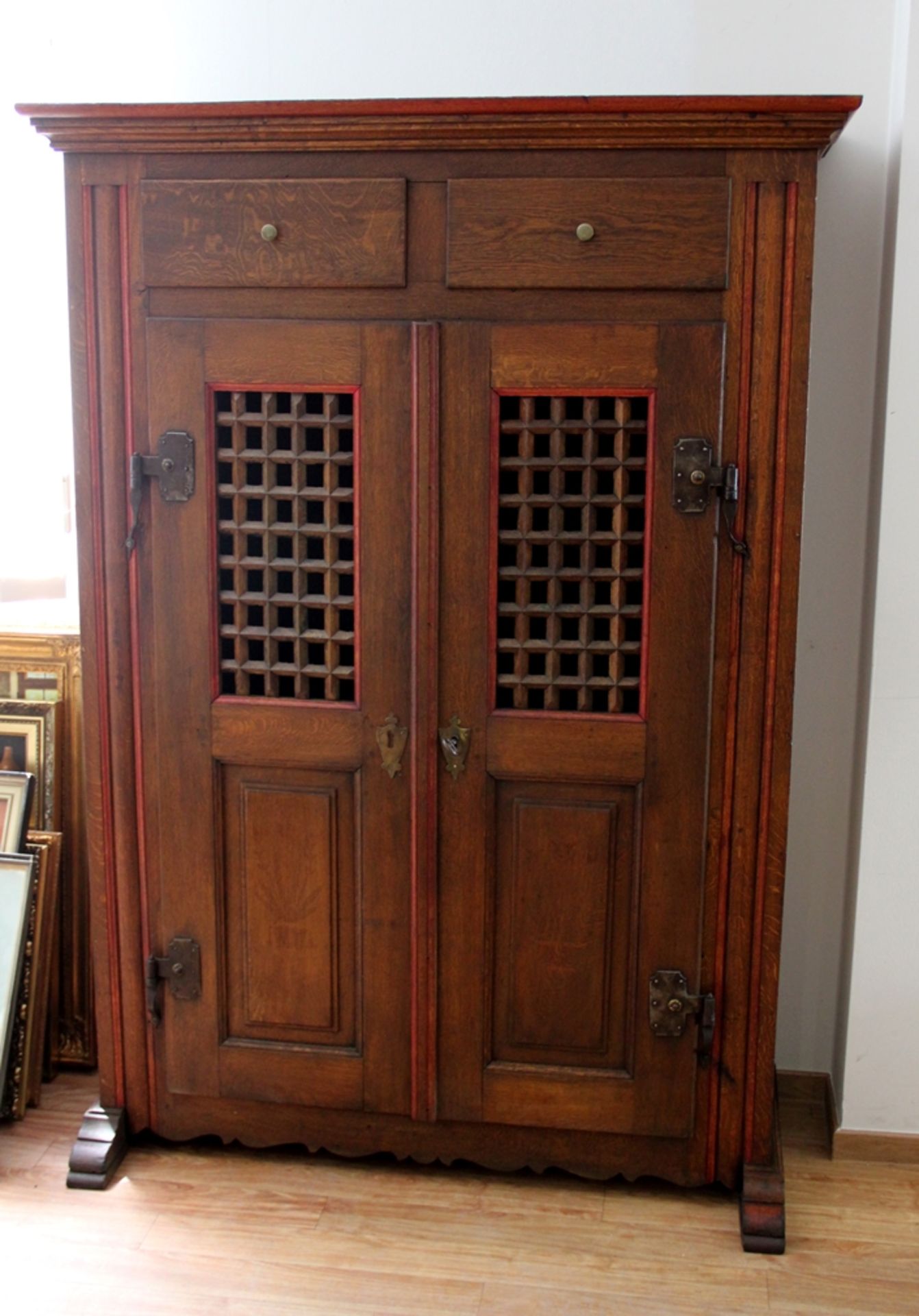 Schwälmer Gitterschrank