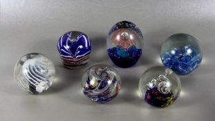 Konvolut Paperweights