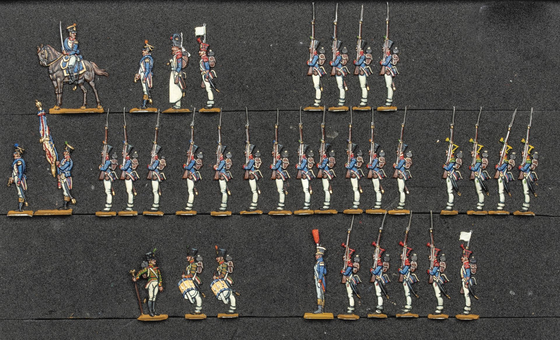 France - Infanterie de ligne. 1812-1815. 1 officier à cheval, 2 officiers à pied, 1 sapeur, 2