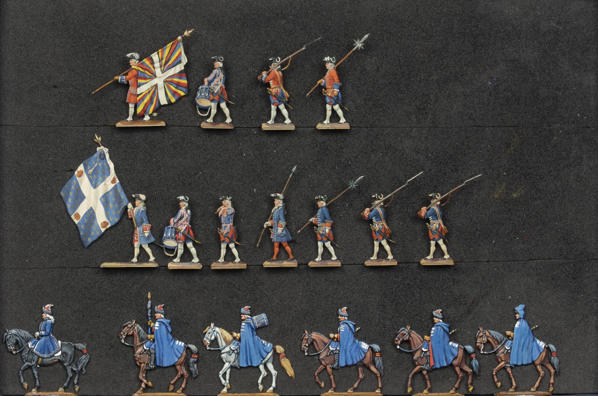 France - XVIIIème siècle - La Maison Militaire du Roi. Gardes françaises : drapeau, tambours, fifre,
