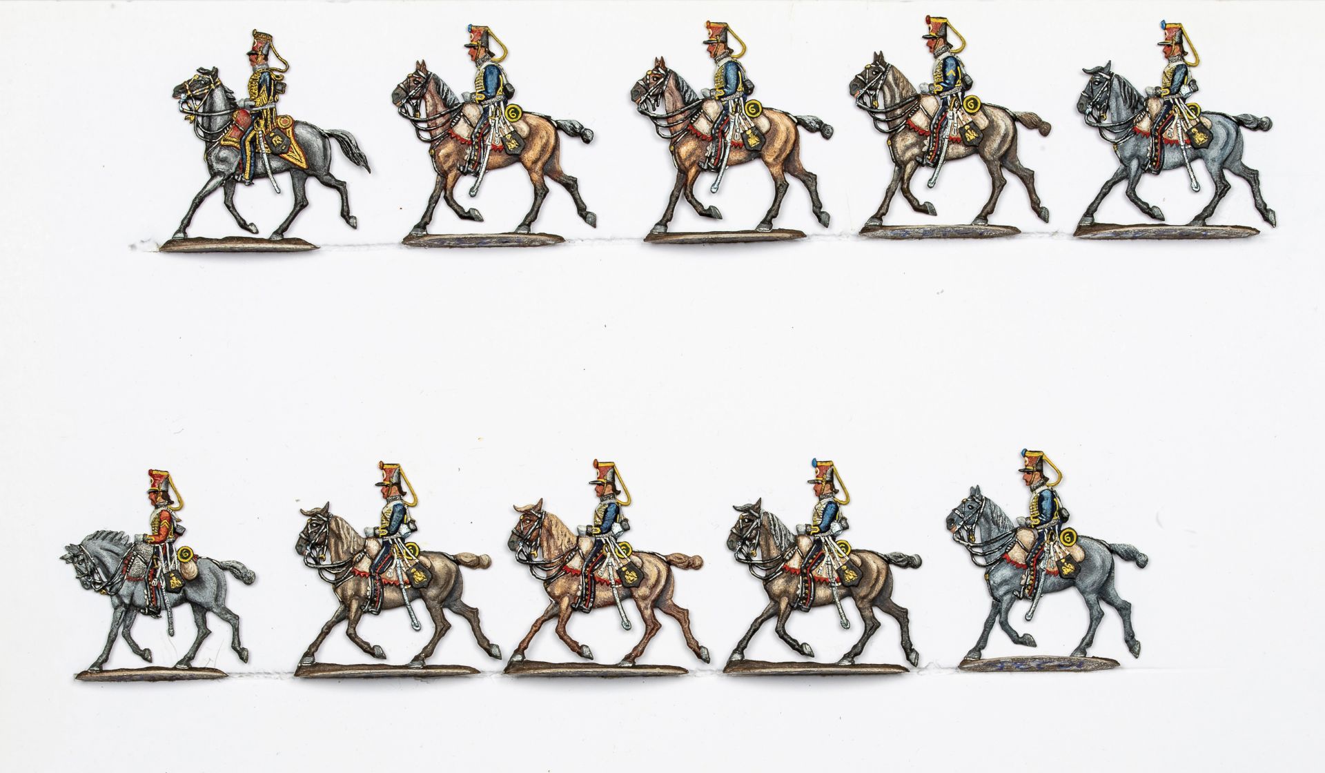 France - Cavalerie légère. Le 6ème hussards au trot. 1 officier et 1 trompette, <br>8 soldats. (10 f