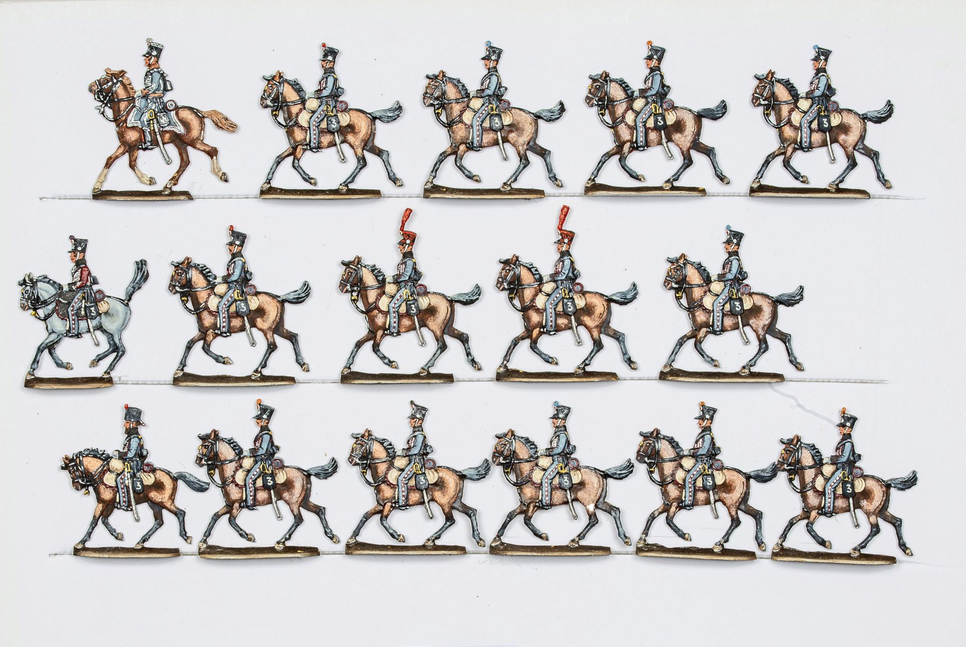 France - Cavalerie légère. Le 3ème régiment de hussards au trot. 1 officier, 1 trompette, 14 soldats