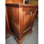 Edwardian Mahogany Perdonium