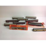 Quantity of 00 Gauge Model Railway Carriages