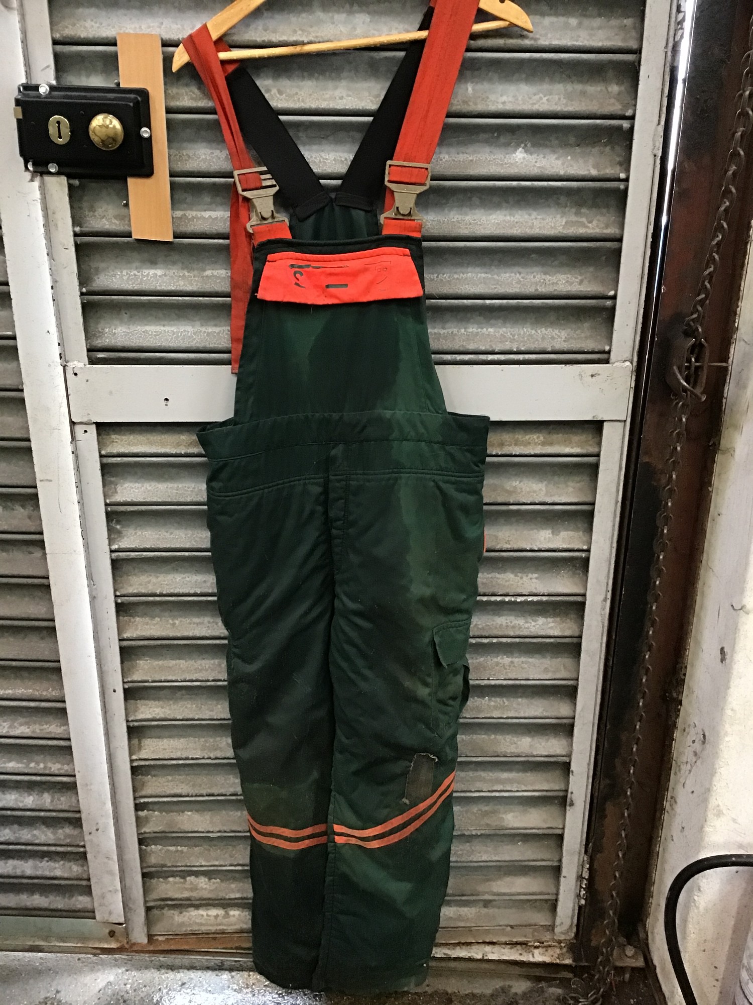 Pressure Washer, Stihl Petrol Chainsaw and men?s Workwear - Image 2 of 2