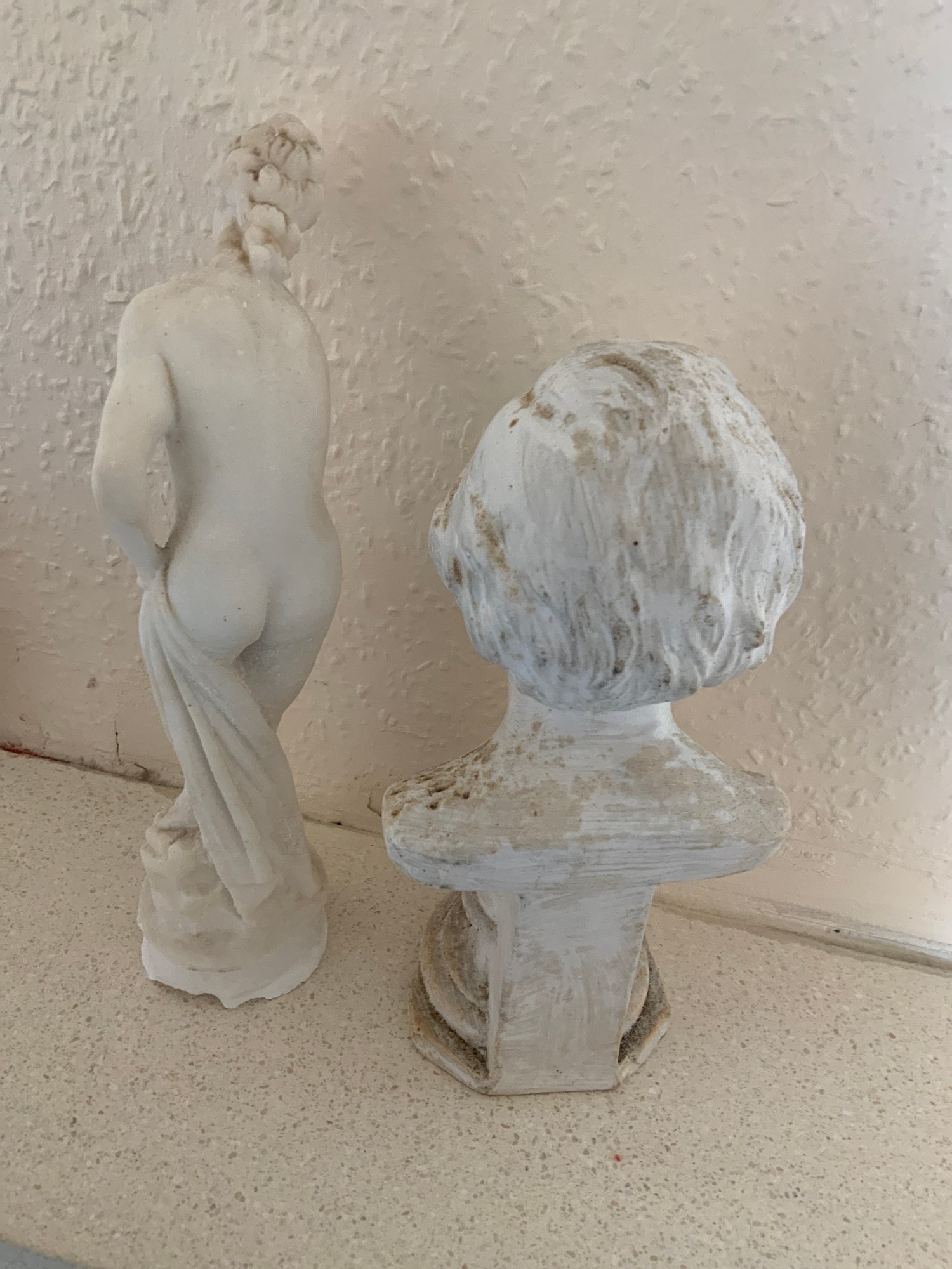 Porcelain Bust and Figurine - 23cm - Image 2 of 2