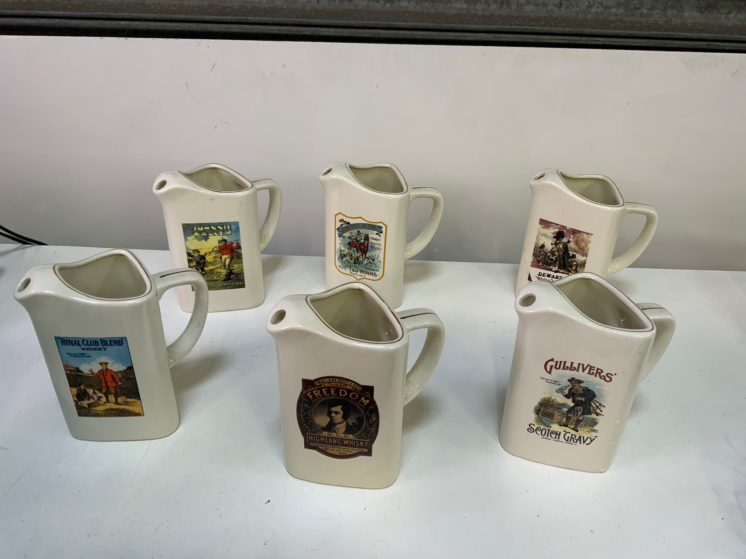 6x Whisky Jugs