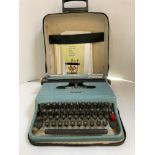 Olivetti Lettera 22 Typewriter in Case