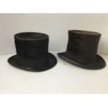 2x Old Top Hats