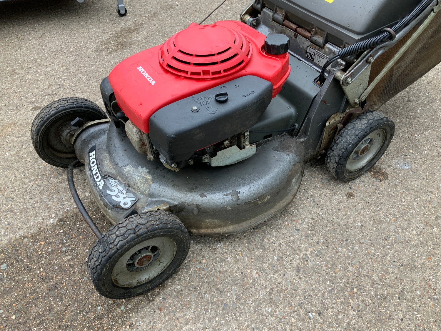 Honda 536 Pro Self Propelled Petrol Mower - Working - Bild 2 aus 2