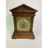 Brass Faced Oak Cased Striking Mantel Clock - Running - 42cm H
