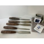 Set of 5x Down's Surgeons Stainless Steel Chisels with Fibre Handles and Blood Pressure Monitor