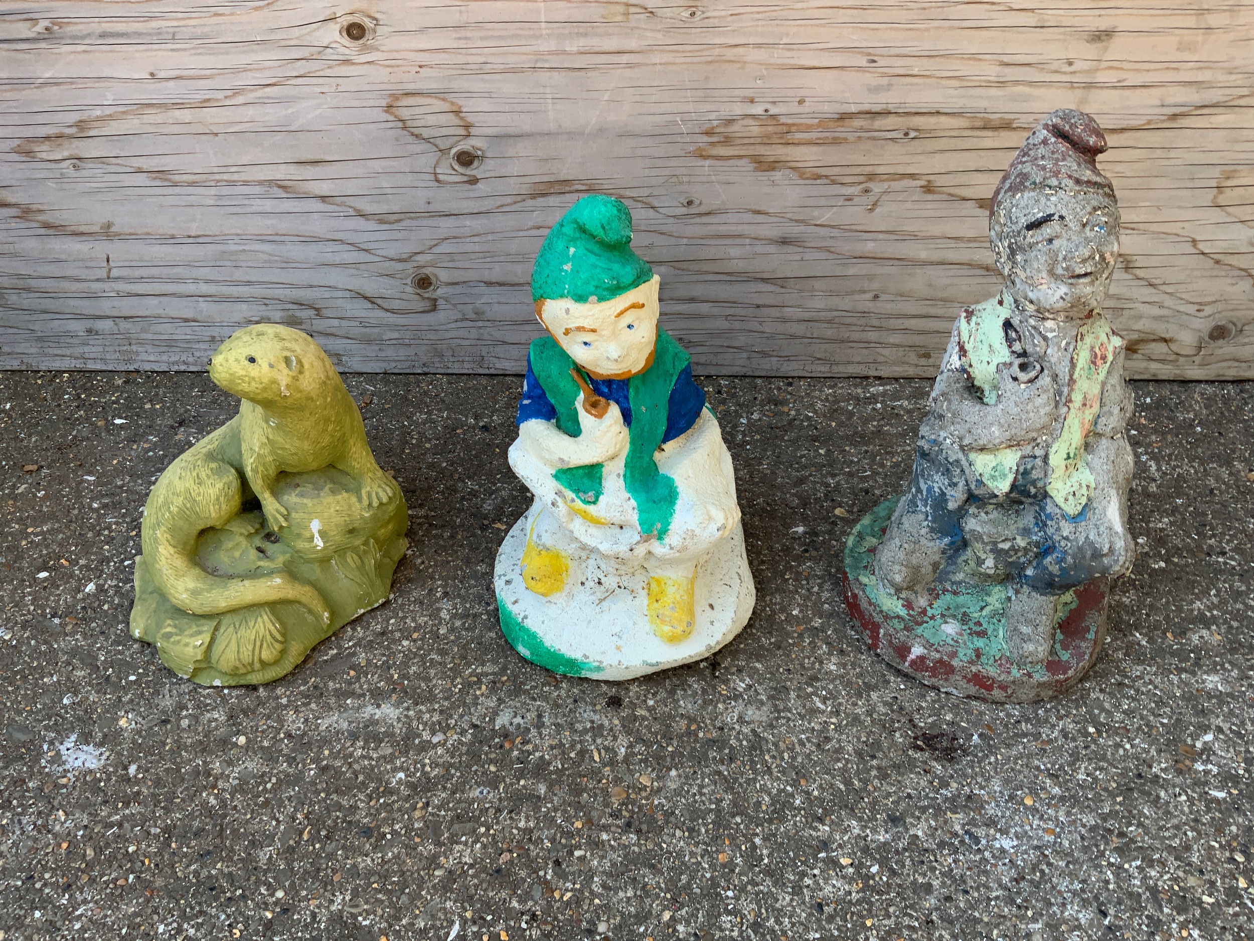 3x Garden Ornaments - Otter and 2x Gnomes