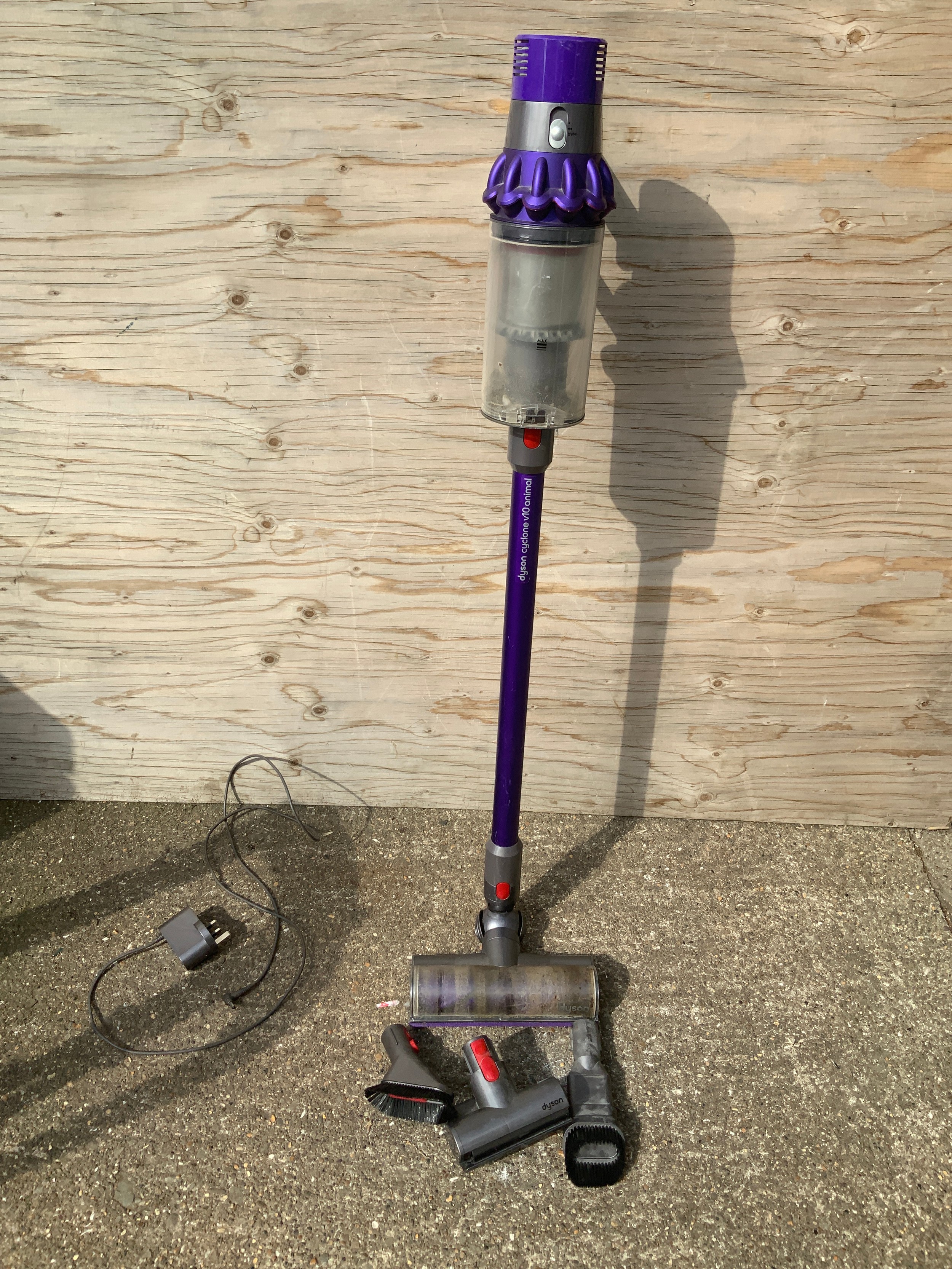 Dyson Vacuum Cleaner - Working