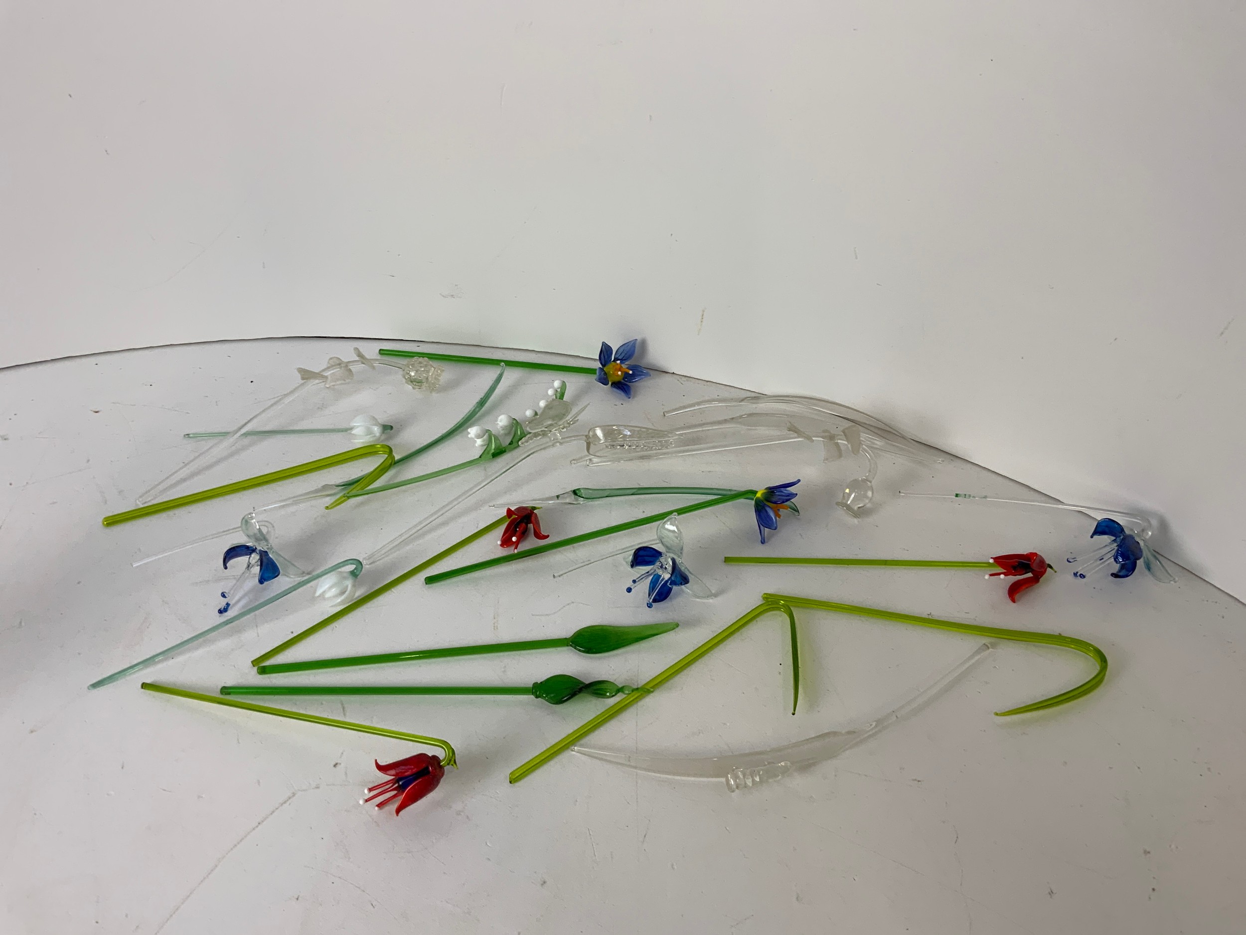 Selection of Murano Glass Flowers and Vase - Image 2 of 2