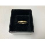 9ct Gold and Diamond Ring - Size N - 2.4gms