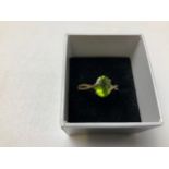 9ct Gold and Peridot Ring - Size Q - 2.3gms