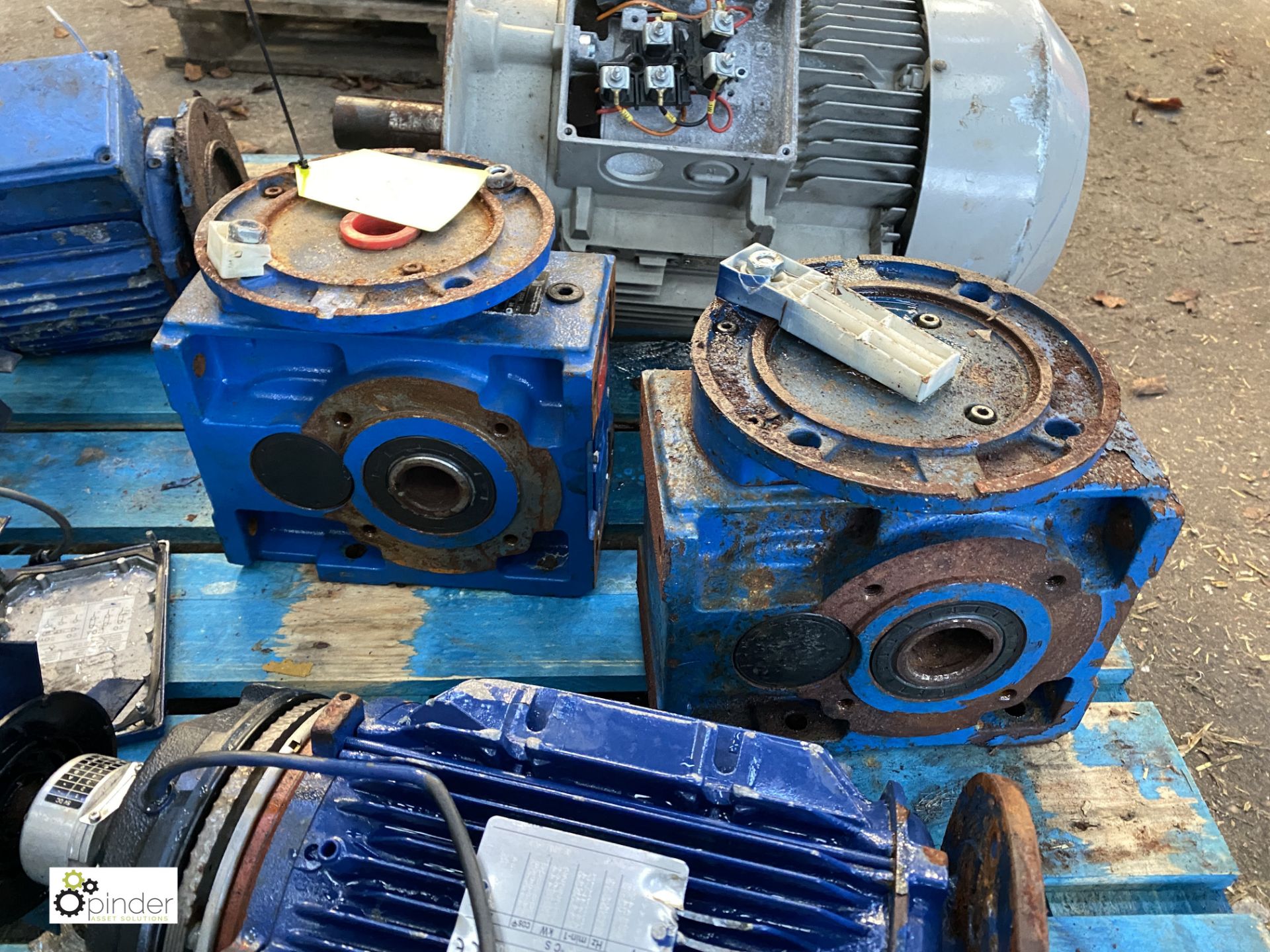 3 various Electric Motors, Geared Motor and 2 Drive Units, to pallet (please note this lot has a - Image 3 of 4