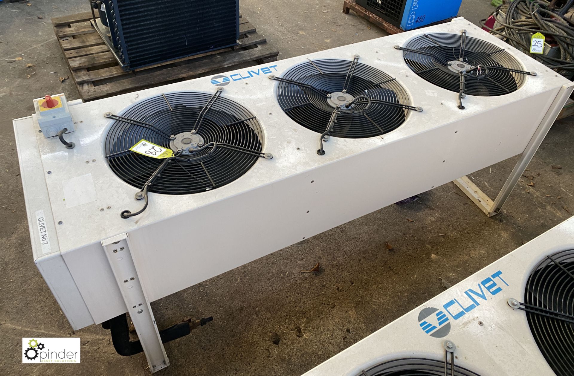 Clivet CE71 3-fan Refrigeration Chiller (please note this lot has a lift out fee of £10 plus vat)