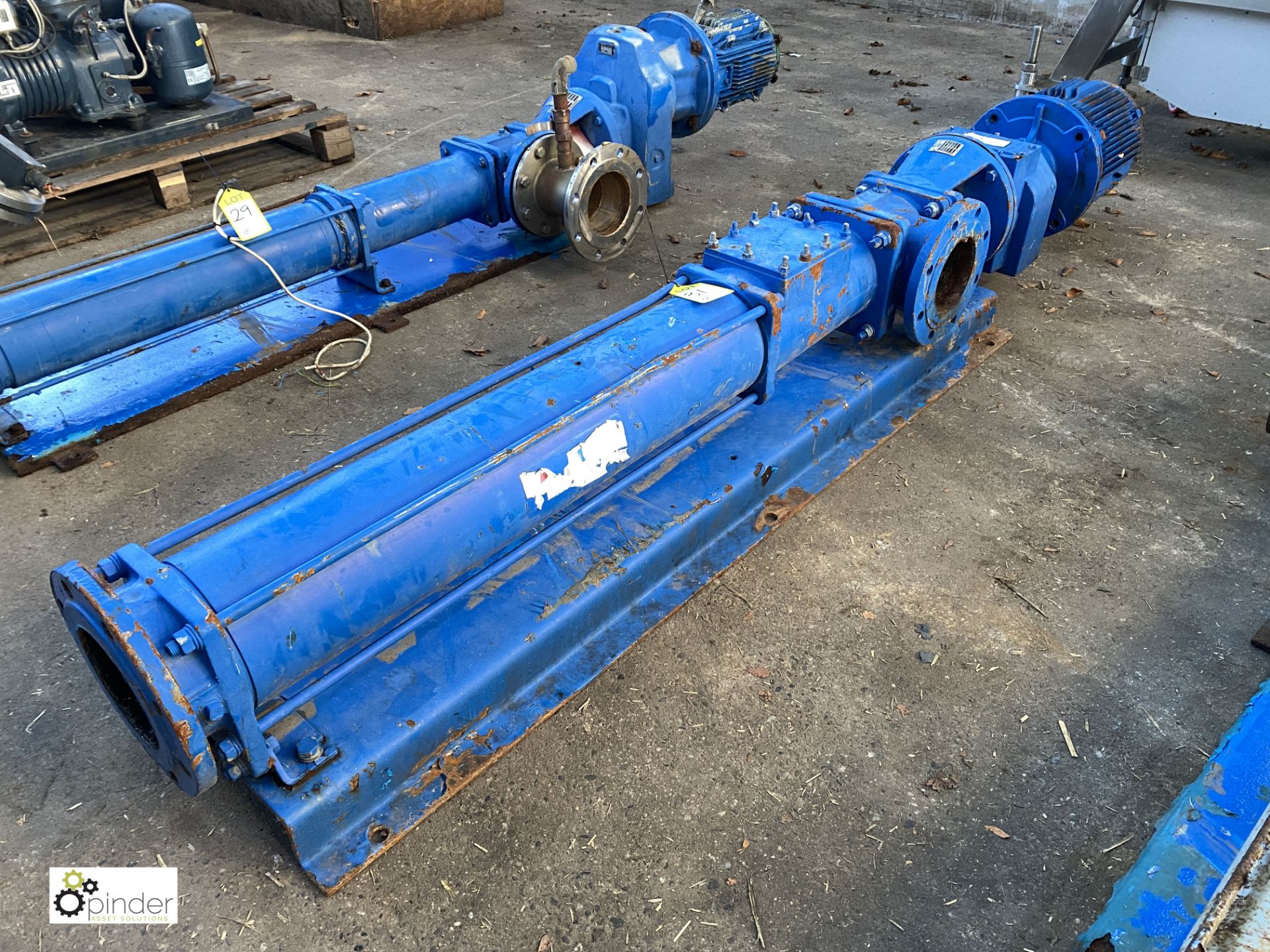 Mono C19B Pump, with motor, max DEL pressure 16bar (please note this lot has a lift out fee of £10 - Image 2 of 4