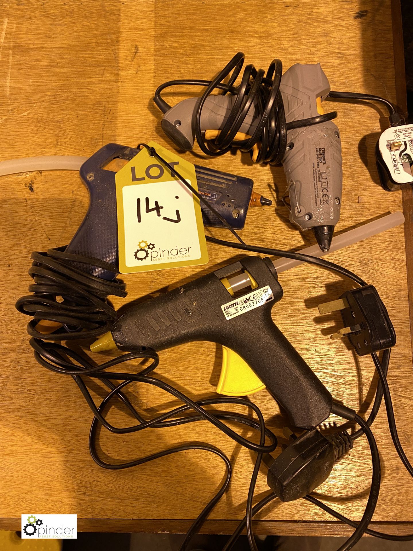 3 various Glue Guns (LOCATION: Wakefield) (please note there is a lift out fee of £2 plus VAT on