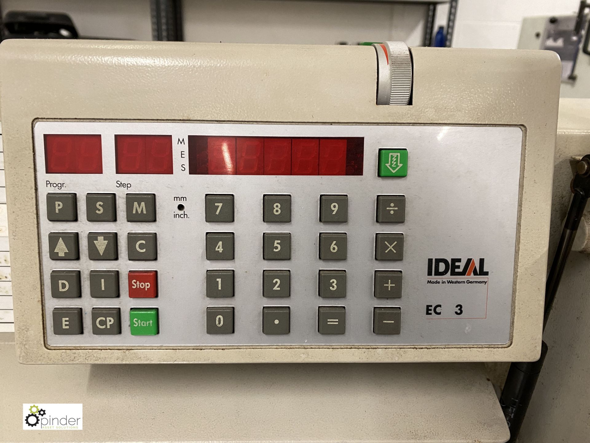 Ideal 7228-90 Guillotine, 720mm width, 415volts (LOCATION: Penistone) (please note there is a lift - Image 3 of 8