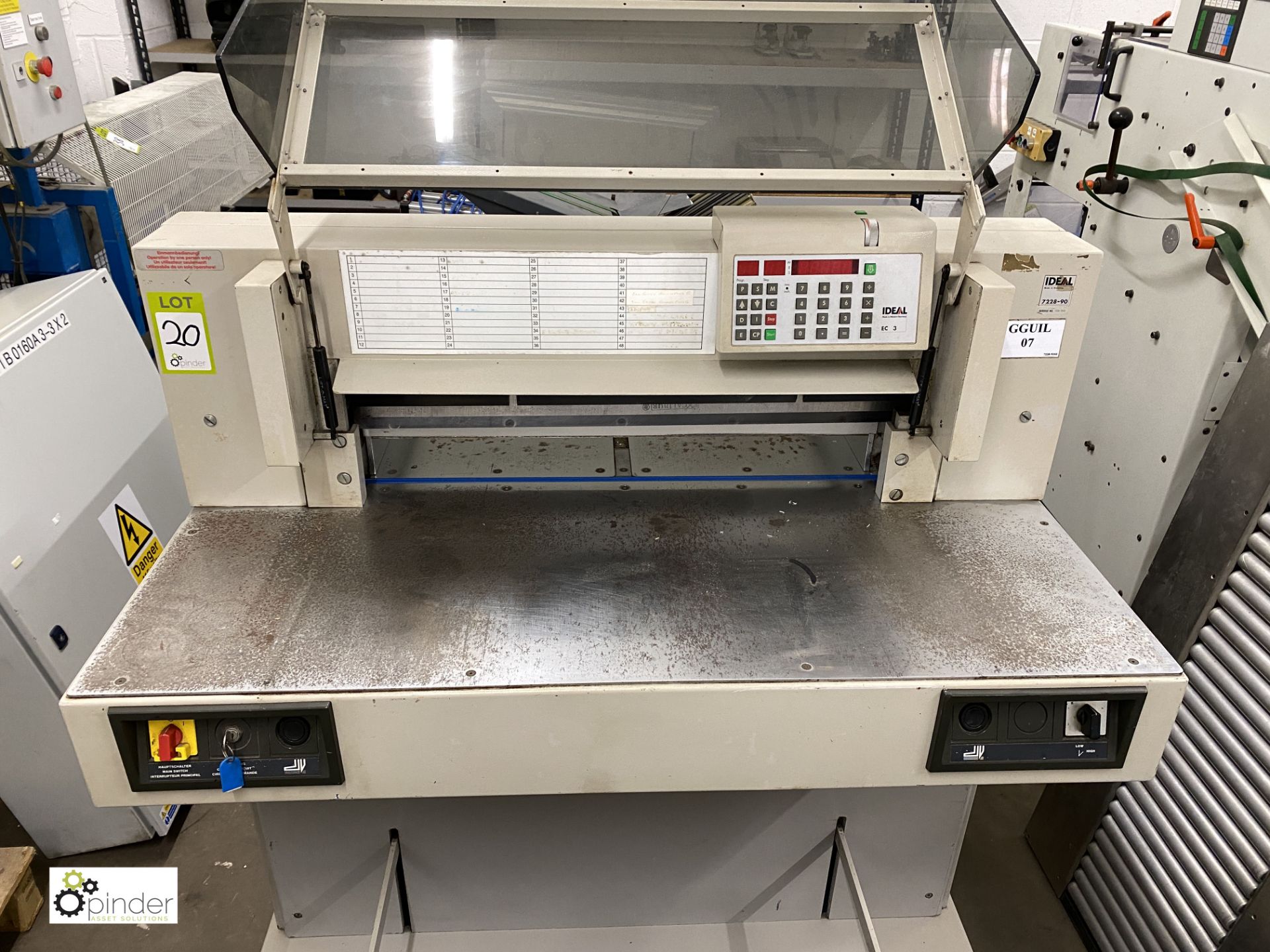 Ideal 7228-90 Guillotine, 720mm width, 415volts (LOCATION: Penistone) (please note there is a lift - Image 2 of 8