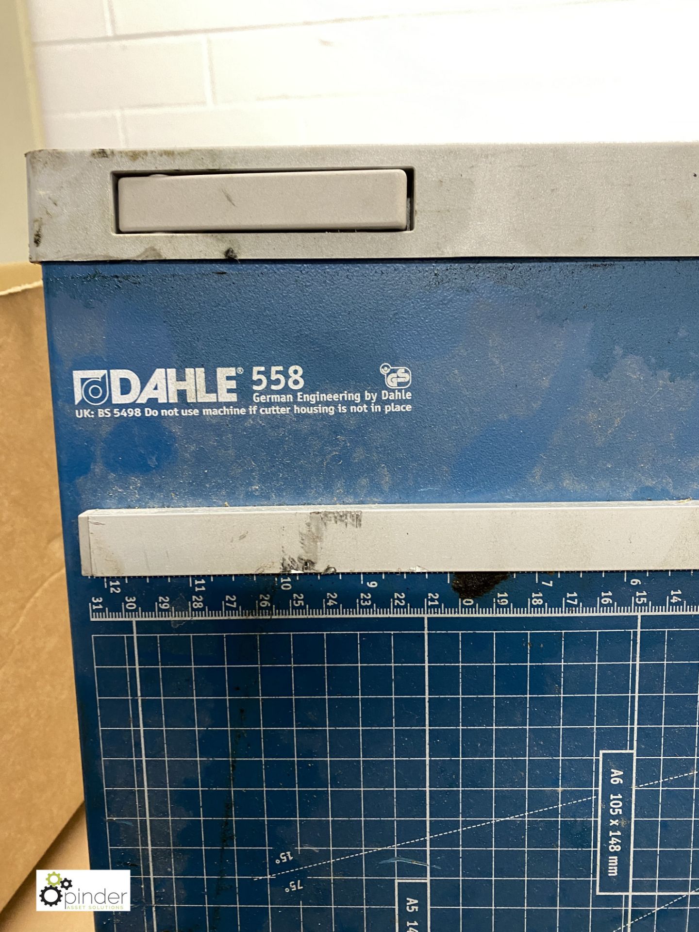 Dahle 558 Paper Trimmer, 1300mm wide (LOCATION: Penistone) (please note there is a lift out fee - Image 2 of 3