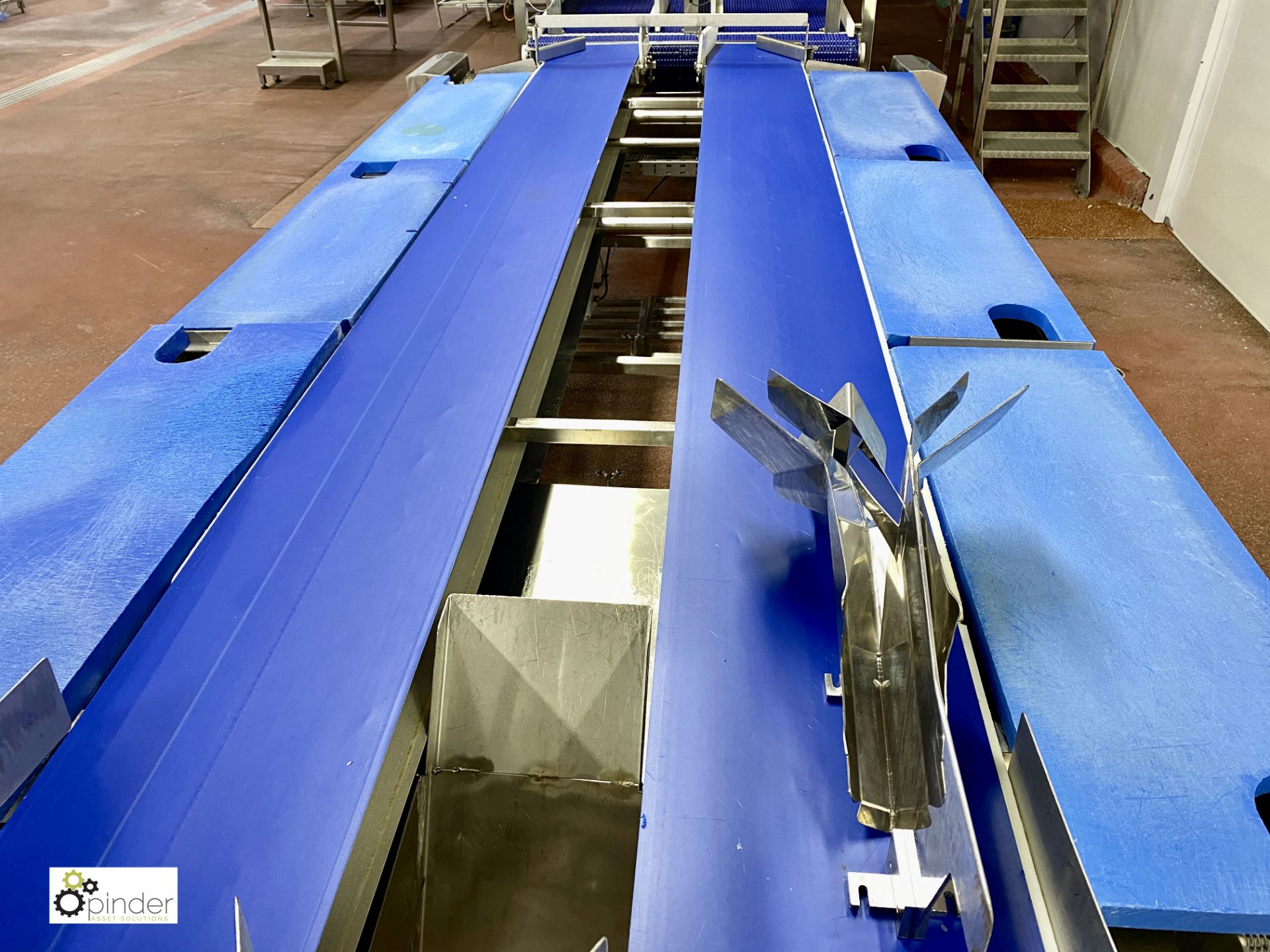 Twin lane manual Filleting Table, with 2 central conveyors 330mm wide x 4100mm long, 6 manual - Image 5 of 7